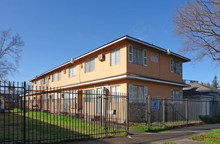 3110 W St in Sacramento, CA - Building Photo