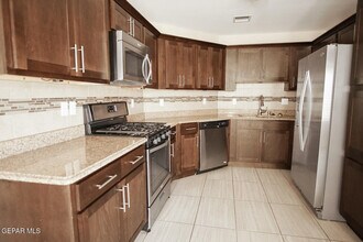 7120 Copper Town Dr in El Paso, TX - Building Photo - Building Photo