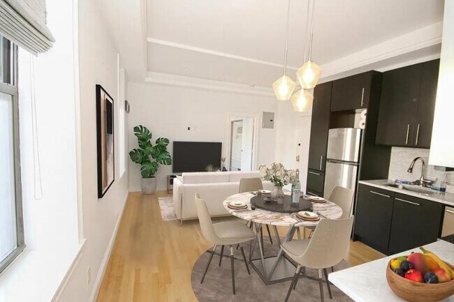 184 E 7th St in New York, NY - Building Photo - Building Photo