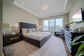 250 Henley Pl in Weehawken, NJ - Building Photo - Building Photo