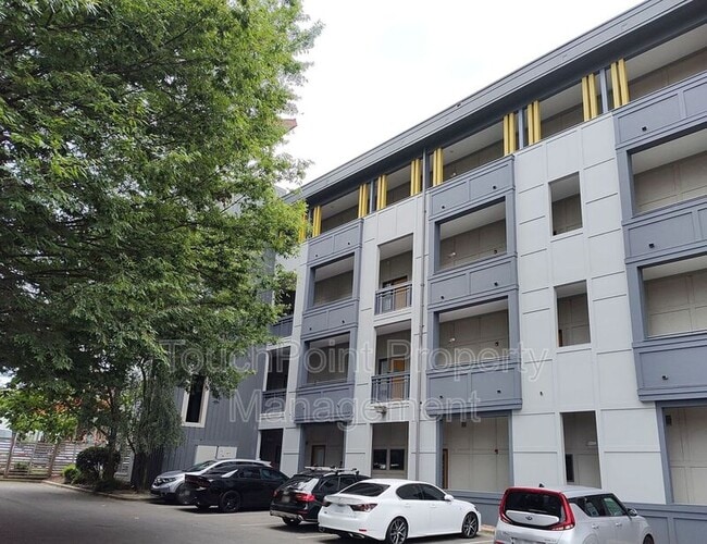 property at 514 W 10th St
