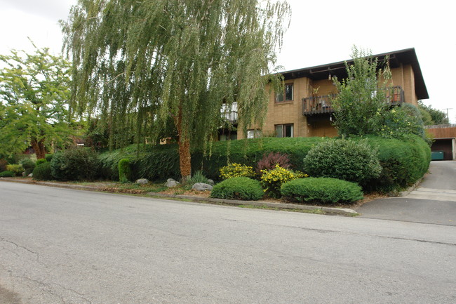 LA FONTAINE Apartments in Spokane, WA - Building Photo - Building Photo