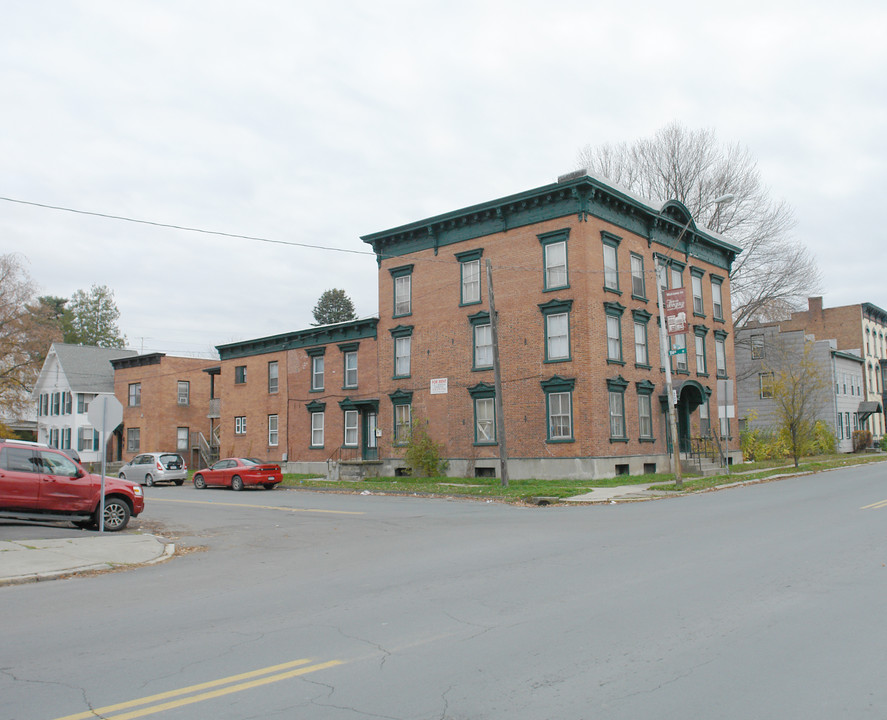 534 2nd Ave in Troy, NY - Building Photo