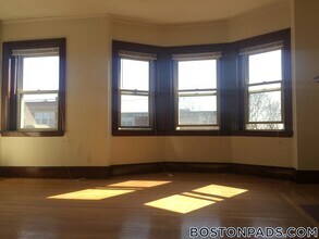 163 Summer St in Somerville, MA - Building Photo - Building Photo