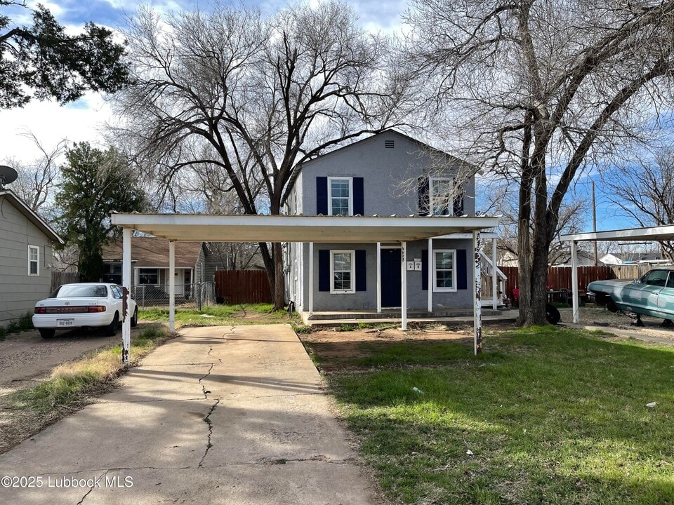2709 35th St in Lubbock, TX - Building Photo