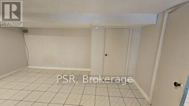 192 Gloucester Grove in Toronto, ON - Building Photo - Building Photo