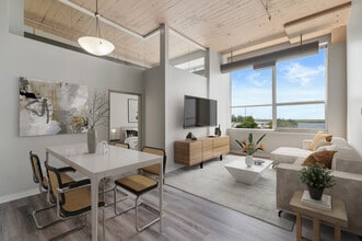 The Shoreline in Cleveland, OH - Building Photo - Building Photo