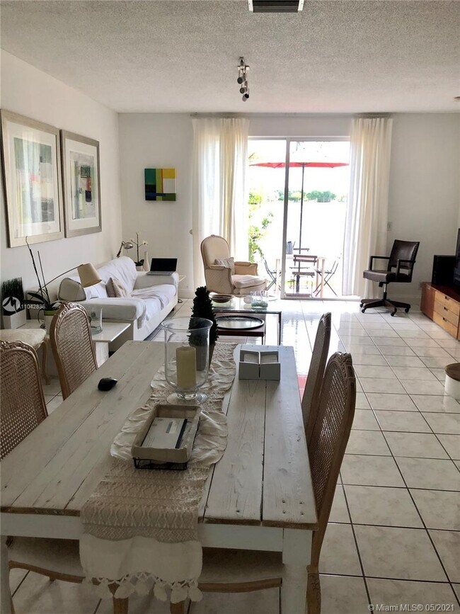 3742 San Simeon Cir-Unit -3742 in Weston, FL - Building Photo - Building Photo