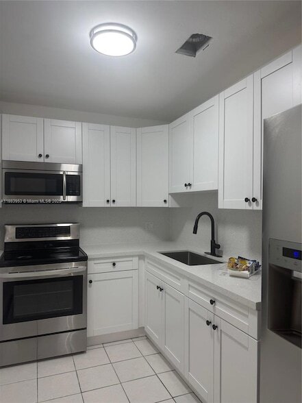 3141 SW 24th Ter in Miami, FL - Foto de edificio - Building Photo