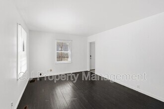 208 Arcadia Dr in Champaign, IL - Building Photo - Building Photo