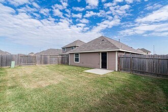 926 Ember Wood Ct in La Marque, TX - Building Photo - Building Photo