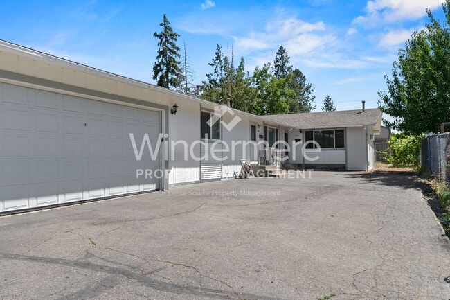 property at 3142 E 31st Ave