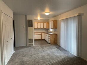1550 NW Milwaukee Ave, Unit C-9 in Bend, OR - Building Photo - Building Photo