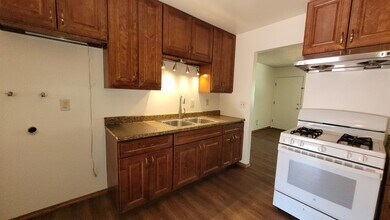 1245 Lyons Ln in El Cajon, CA - Building Photo - Building Photo