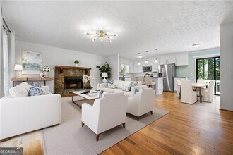 1131 Hershey Dr in Marietta, GA - Building Photo - Building Photo