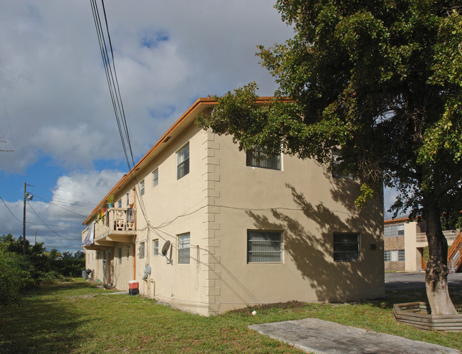 2627 20th Ave in Oakland Park, FL - Building Photo - Building Photo