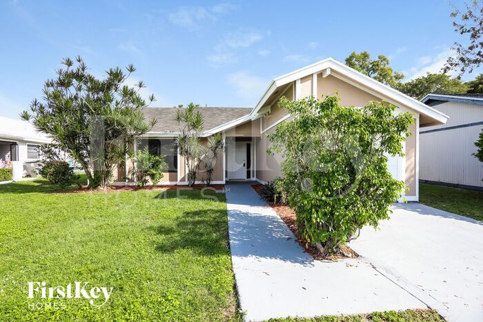 4582 Brook Dr in West Palm Beach, FL - Building Photo
