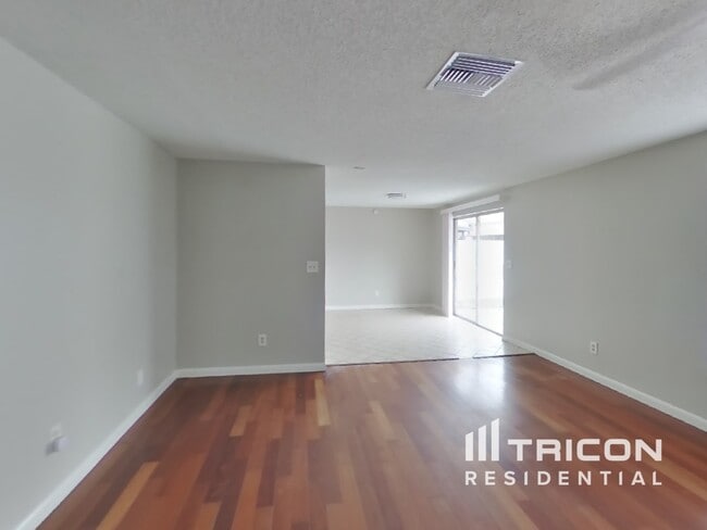 3311 Russett Dr in Tampa, FL - Building Photo - Building Photo