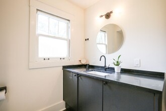 233 Chapel Ave in Nashville, TN - Building Photo - Building Photo