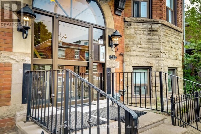 333-333 Harbord St in Toronto, ON - Building Photo - Building Photo