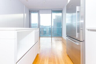 436 Albee Square W, Unit 24F in Brooklyn, NY - Building Photo - Building Photo