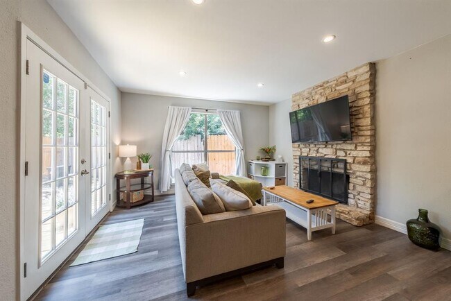 4807 Yucca Hill Dr in Austin, TX - Building Photo - Building Photo