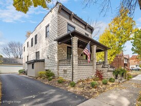 34 N Waiola Ave in La Grange, IL - Building Photo