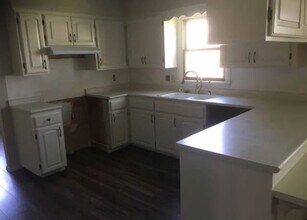 7205 Airline Ave in Urbandale, IA - Building Photo - Building Photo