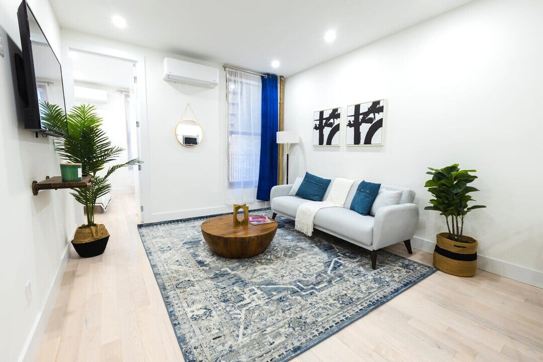 317 E 78th St in New York, NY - Foto de edificio