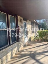 2607 Lee St in Springdale, AR - Building Photo - Building Photo