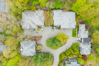 Pleasant Hill Condominiums in Belmont, MA - Foto de edificio - Building Photo