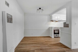11615 Darlington Ave in Los Angeles, CA - Building Photo - Building Photo