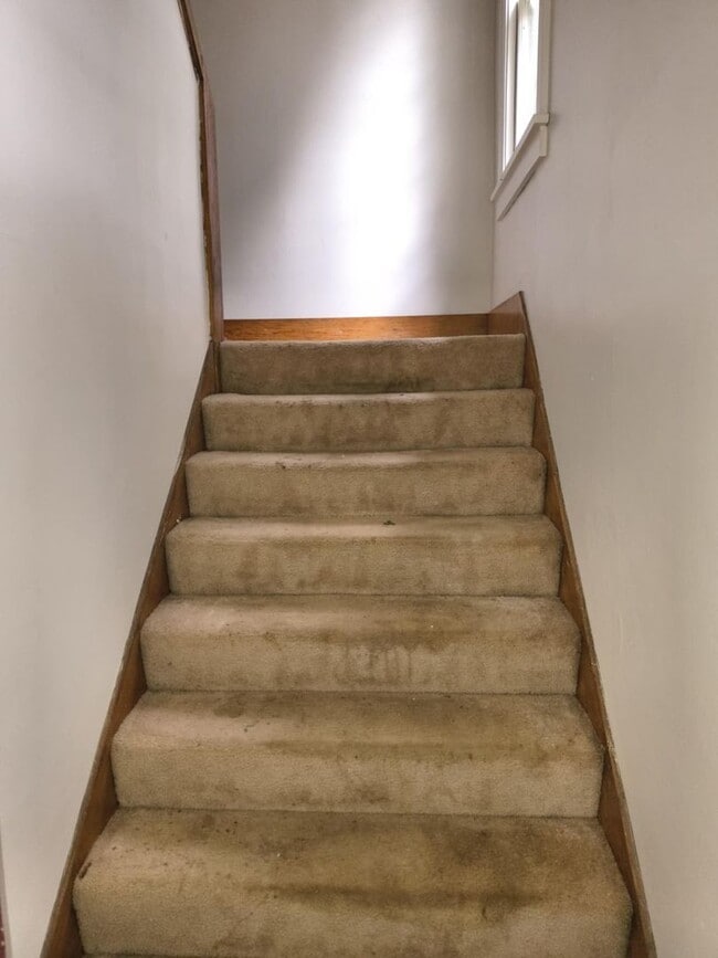 property at 1415 Kenyon Dr