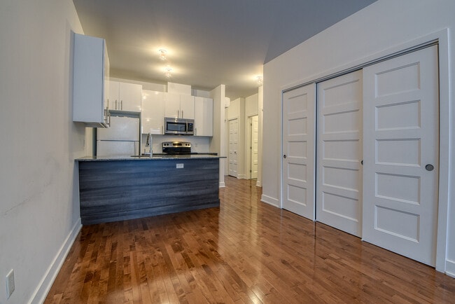 property at 3571 Rue Saint-Dominique