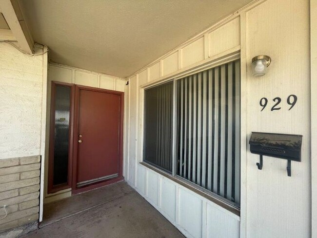 929 E Wesleyan Dr in Tempe, AZ - Building Photo - Building Photo