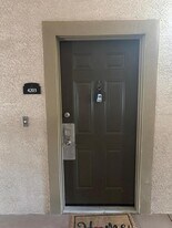 8000 Tuscany Way in Davenport, FL - Building Photo