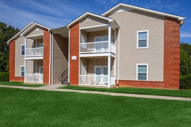 Shadowood Park in Laurel, MS - Building Photo - Building Photo