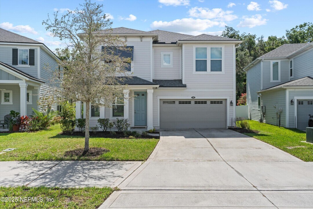 548 Kendall Crossing Dr in Saint Johns, FL - Foto de edificio