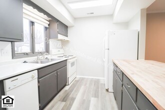 2303-2305-2305 Versailles Village Pl in Fort Wayne, IN - Building Photo - Building Photo