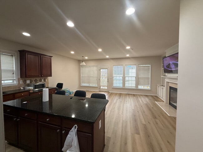 830 Pimlicon Pl in Suwanee, GA - Building Photo - Building Photo