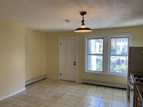 7 High Street Pl, Unit 2 in Brookline, MA - Building Photo - Building Photo