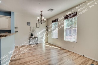 2727 S Equestrian Dr, Unit 101 in Gilbert, AZ - Foto de edificio - Building Photo