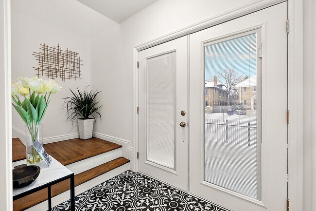 2080 Gladstone St in Detroit, MI - Foto de edificio - Building Photo