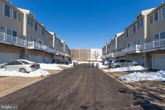 5322 Cupids Dart Dr in Centreville, VA - Building Photo - Building Photo