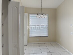 1027 Summer Breeze Dr in Brandon, FL - Building Photo - Building Photo