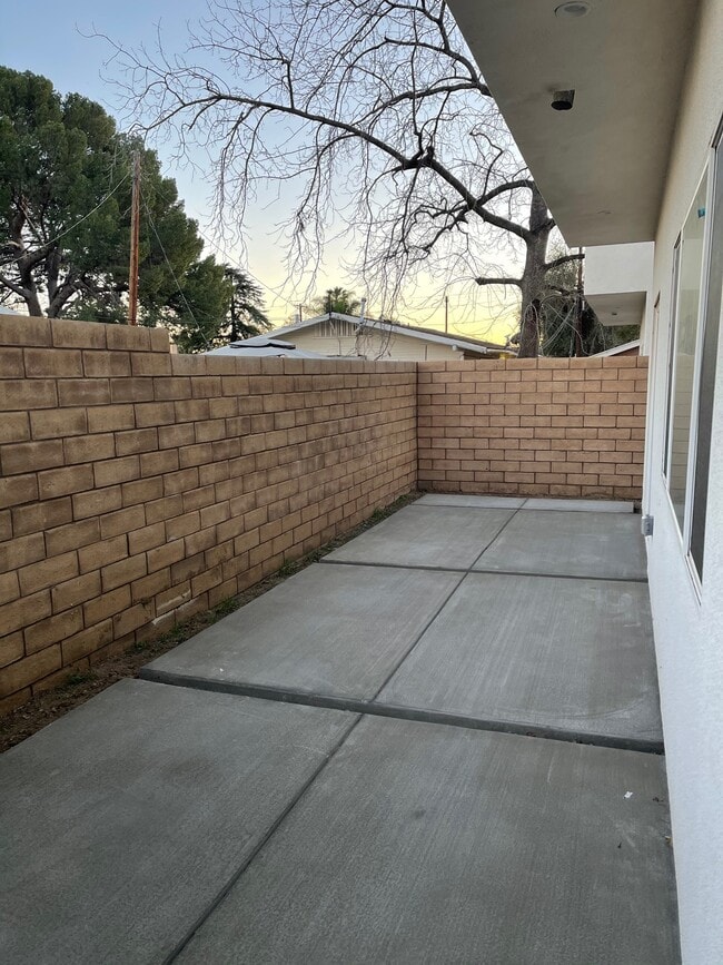 12662 Bradley Ave in Sylmar, CA - Foto de edificio - Building Photo