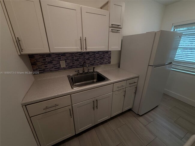 930 SW 29th St in Fort Lauderdale, FL - Building Photo - Building Photo