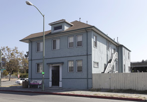 2624 Martin Luther King Jr Way in Oakland, CA - Building Photo