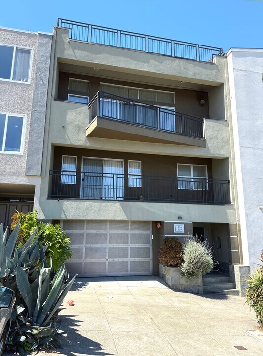 256 Pennsylvania Ave in San Francisco, CA - Building Photo