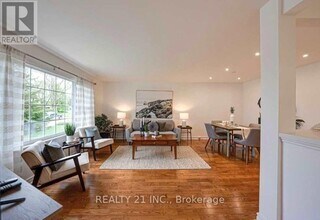 812 Sanok Dr in Pickering, ON - Building Photo - Building Photo